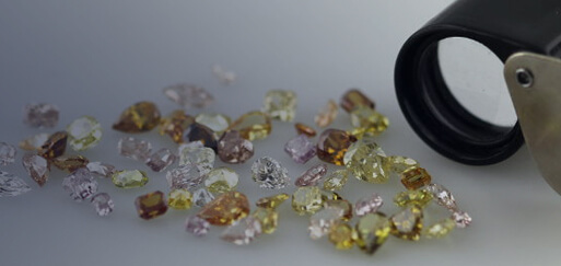 colored-diamonds-vs-white-diamonds